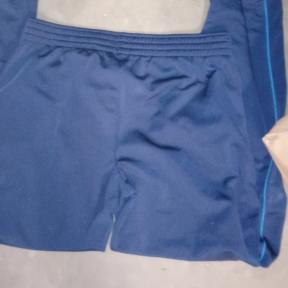 Extra large Reebok pants - Picture 3 of 3